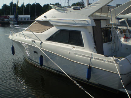 USED BOAT FOR SALE Image